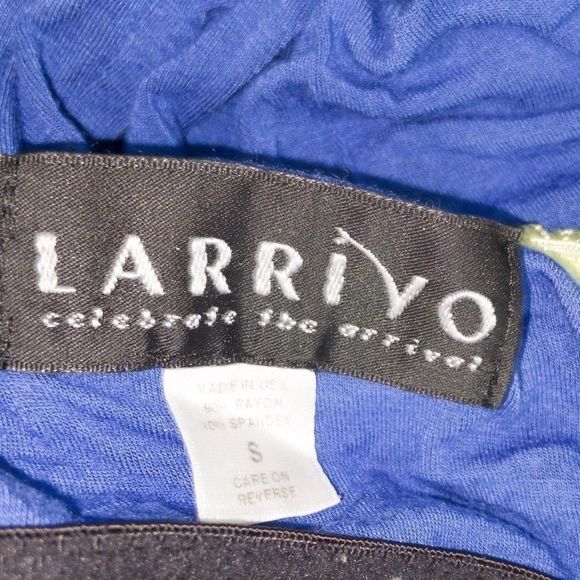 Larrivo Nursing Gown - Picture 3 of 4